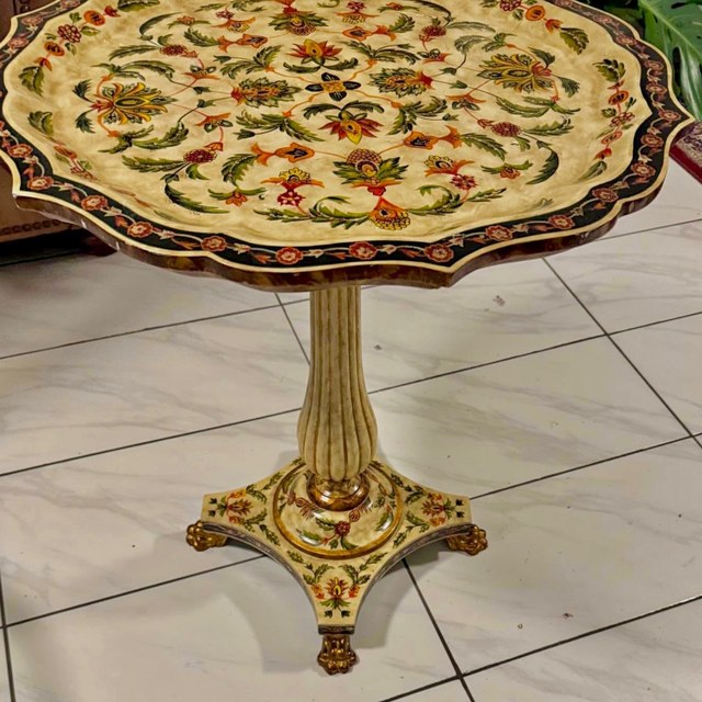 Florentine tilt-top table