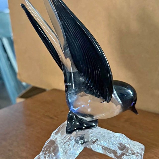 Art glass swallow